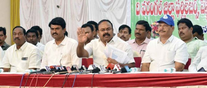 The problems faced by fertilizer dealers must be resolved.