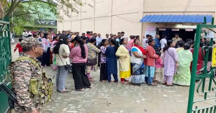 కేరళ, అసోం, పుదుచ్చేరిలో ముమ్మరంగా పోలింగ్