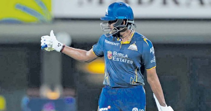 టైటాన్స్ అలవోకగా..