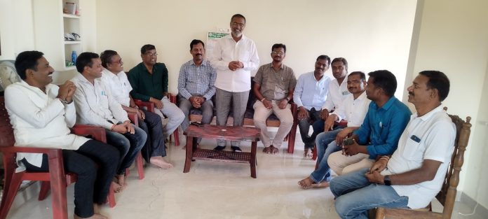 Transfers should be made with promotions for teachers.