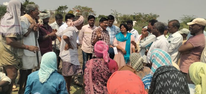 ఉపాధి పనులను పరిశీలించిన డీఆర్డీఓ