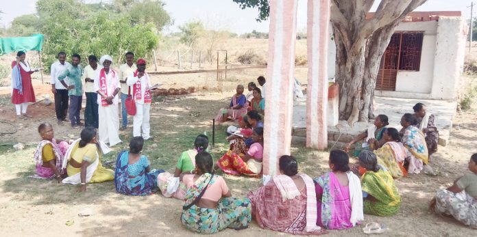 గ్రామీణ ఉపాధిలో రెండు ఫోటోల విధానాన్ని రద్దు చేయాలి