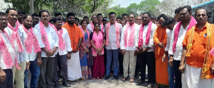 Former MLA Putta furious with Minister Sridhar Babu