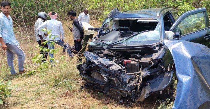 Fatal road accident.. Three people seriously injured