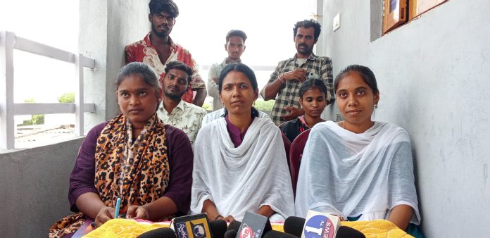 Bandi Bhagirath should be arrested immediately: AISA demands