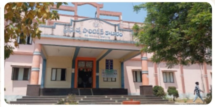 పాలిటెక్నిక్ ప్రవేశాలకు TGPOLYCET–2026 నోటిఫికేషన్ విడుదల