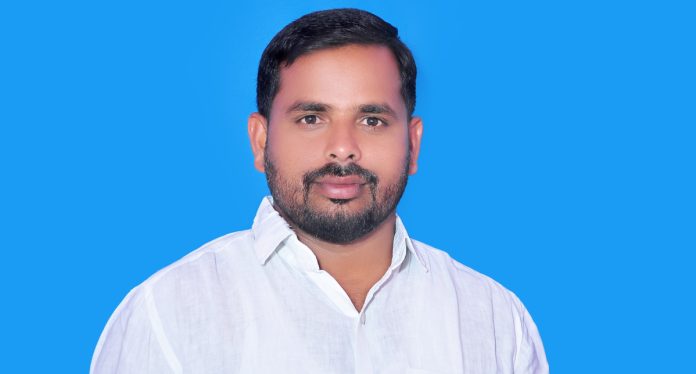 బొట్టు, దుస్తులపై ఉన్న శ్రద్ధ..పేపర్ లీకేజీలపై లేదా?