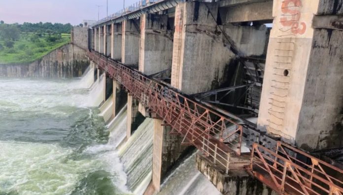 కౌలాస్ నాలా ప్రాజెక్ట్ దిగువ ఆయకట్టు రైతులు అప్రమత్తంగా ఉండాలి