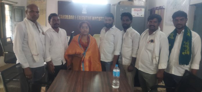 Sarpanches honour new Tahsildar