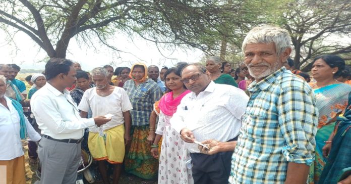 కూలీలు తగిన జాగ్రత్తలు పాటిస్తూ పనులు చేయాలి