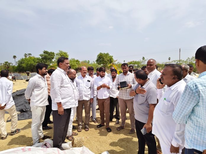 రైతులను ఇబ్బంది పెడితే చర్యలు తప్పవు..!