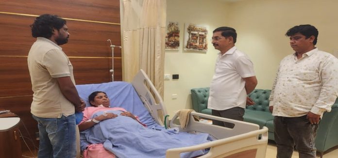 దొమ్మటి సాంబయ్య కుటుంబ సభ్యులను పరామర్శించిన ఎంపీ వేం నరేందర్ రెడ్డి