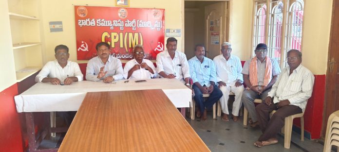 మీడియా ప్రతినిధులపై దాడులను ప్రతి ఒక్కరు తీవ్రంగా ఖండించాలి