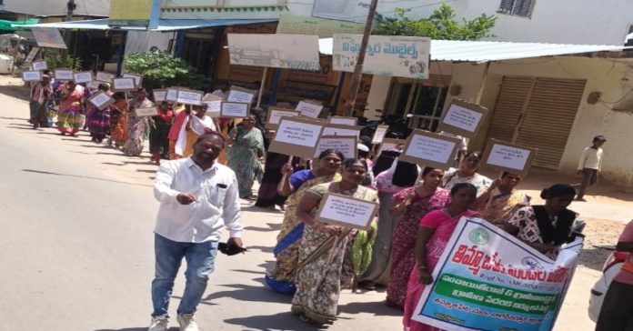బడి ఈడు పిల్లలను బడిలోకి పంపించాలి