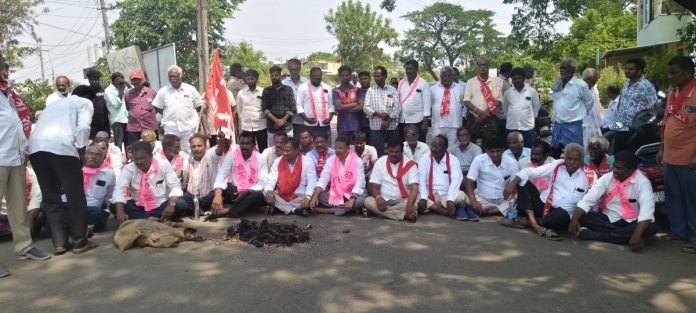 Full compensation should be paid to the affected farmers.