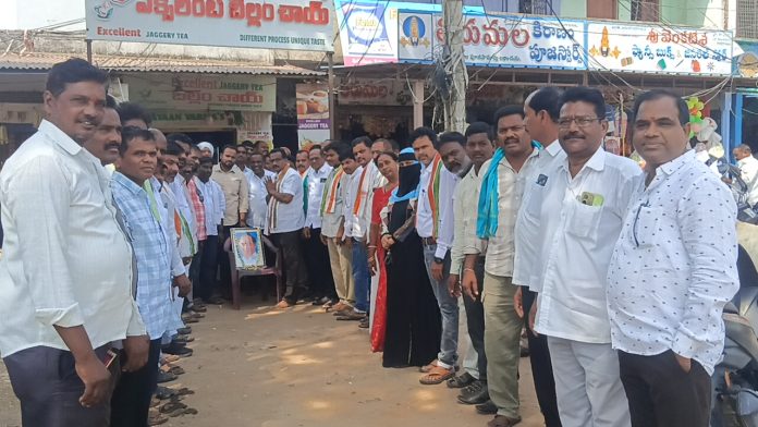 మాజీ ప్రధాని రాజీవ్ గాంధీకి జన్నారంలో ఘన నివాళులు