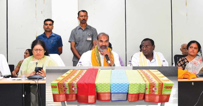 Order for 10 Million Sarees for Seven Districts