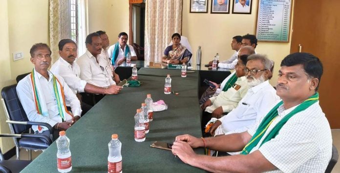 కాటారం వ్యవసాయ మార్కెట్ అభివృద్ధికి కీలక నిర్ణయాలు