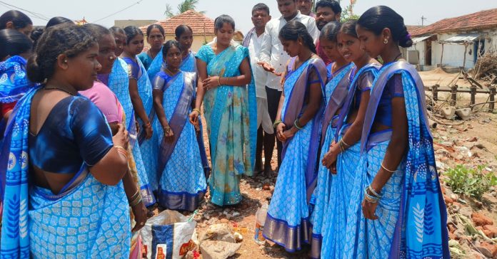 మహిళా సంఘం భవనానికి భూమి పూజ