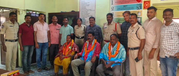 A solemn farewell to transferred staff