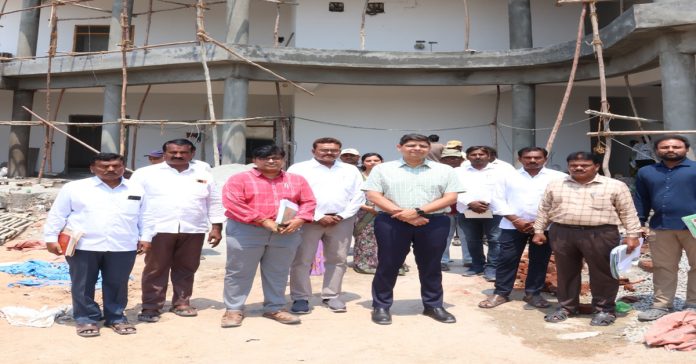 Collector Ashish Sangwan Inspects Construction Works at Indira Mahila Shakti Bhavan