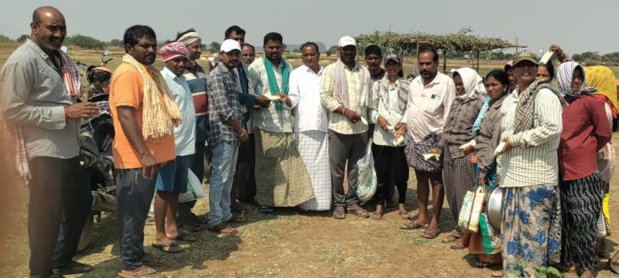Buttermilk packets distributed to employment guarantee workers