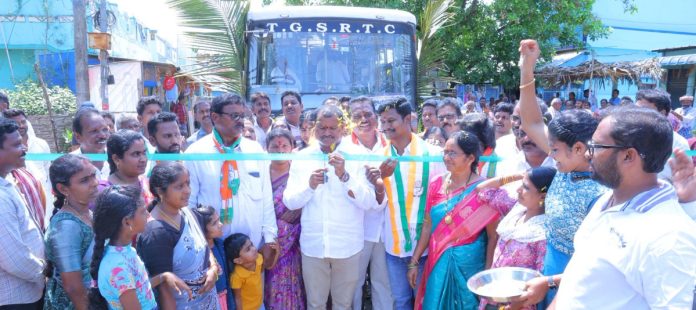 బస్ సర్వీస్ ప్రారంభించిన ఎమ్మెల్యే జారె