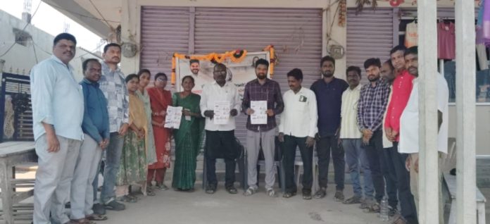 Students who have passed 10th standard should join a local college.