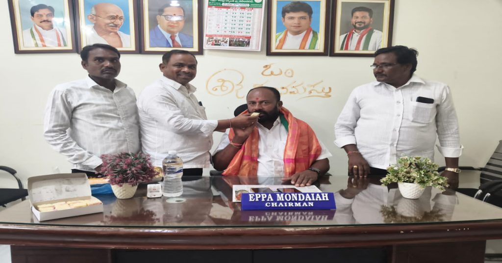 Congress Leaders Felicitate PACS Chairman Mondayya