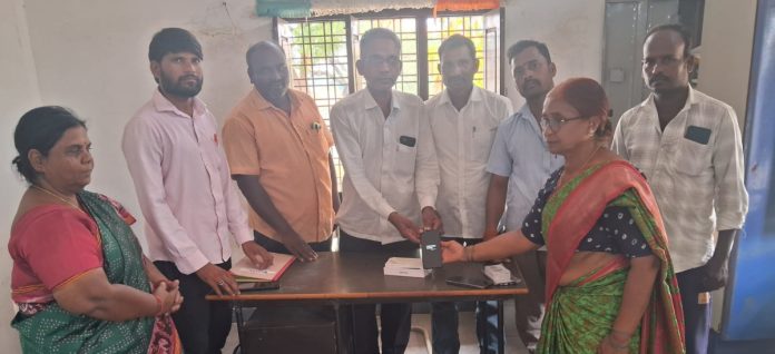 Distribution of smartphones to Anganwadi teachers