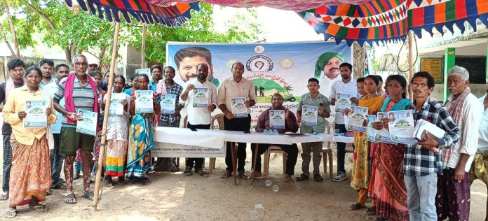 Scientists in the face of a farmer in Itthupadu