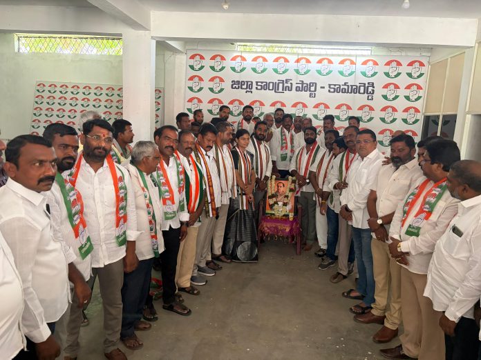 రాజీవ్ గాంధీకి కాంగ్రెస్ నేతల ఘన నివాళులు
