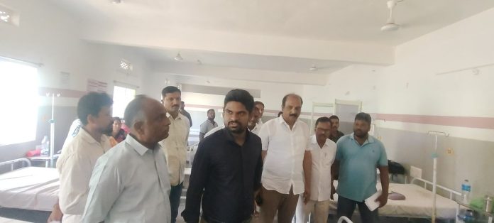 ఏరియా ఆస్పత్రిలో వైద్యుల కొరత