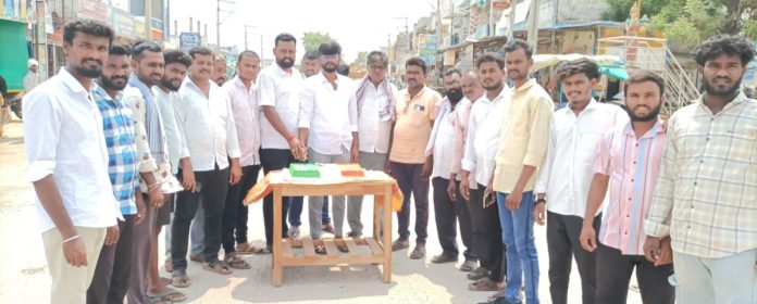 ఘనంగా మంత్రి కోమటిరెడ్డి జన్మదిన వేడుకలు