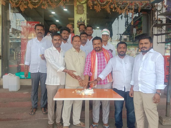 ఘనంగా టీపీసీసీ అధ్యక్షుడు జన్మదిన వేడుకలు