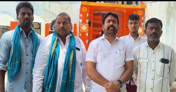 జంబి హనుమాన్ ఆలయంలో టిపిసిసి జన్మదిన వేడుకలు