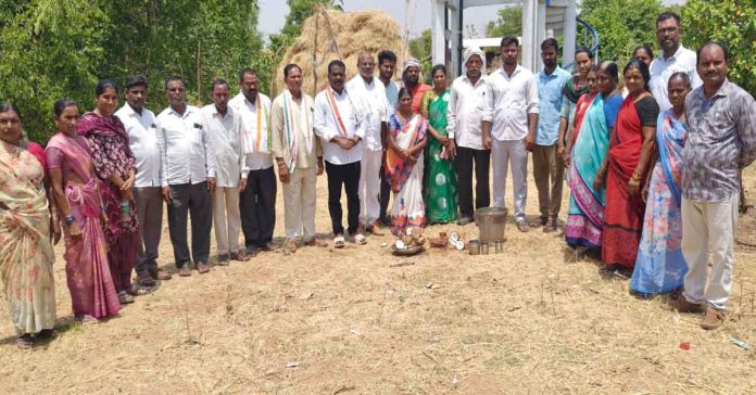 గ్రామ సమైక్య భవన నిర్మాణానికి భూమిపూజ
