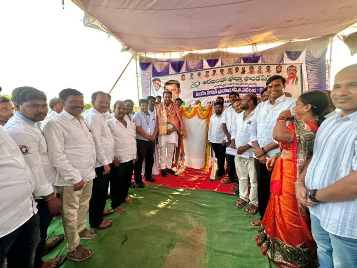 నూతన ప్రాథమిక పాఠశాల, అంగన్వాడి భవనానికి శంకుస్థాపన..