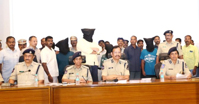 వీడిన అడ్వకేట్ మర్డర్ మిస్టరీ