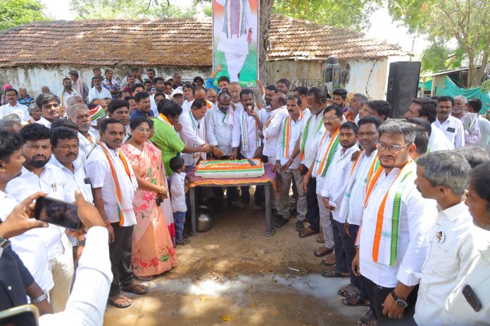 తాడిచెర్లలో ఘనంగా మంత్రి శ్రీధర్ బాబు జన్మదిన వేడుకలు