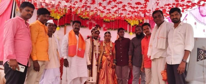శుభకార్యాలలో పాల్గొన్న మాజీ ఎమ్మెల్యే షిండే