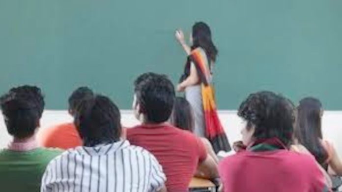 హైకోర్టు ఆదేశించినా అందని ఇంక్రిమెంట్లు
