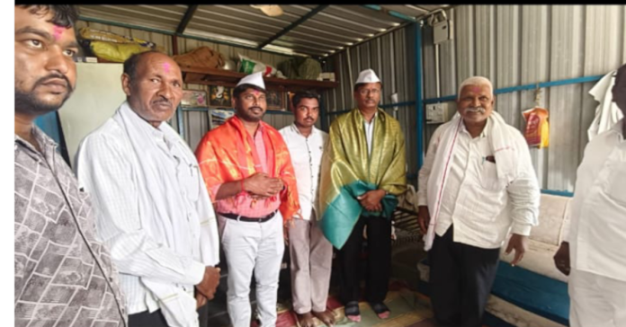 ఆర్డీవో, తాసిల్దార్ కు ఘన సన్మానం..