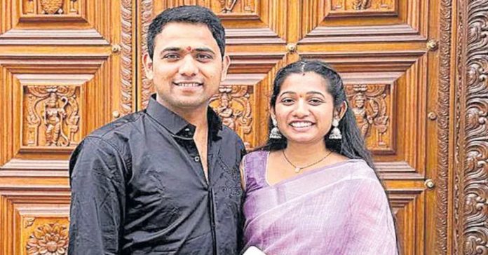 లండన్ రాయల్ ఆల్బర్ట్ వార్డు కౌన్సిలర్గా భూపాలపల్లి యువతి