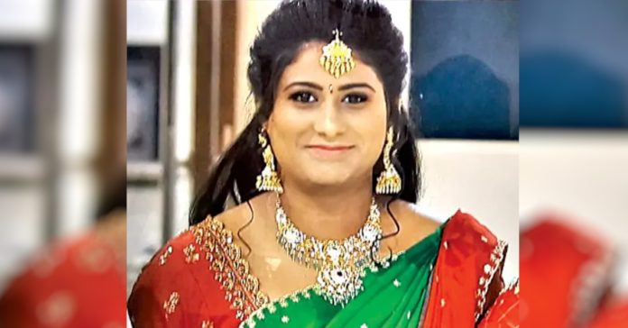 యుస్ లో స్విమ్మింగ్ పూల్లో మునిగి హైదరాబాద్ యువతి మృతి