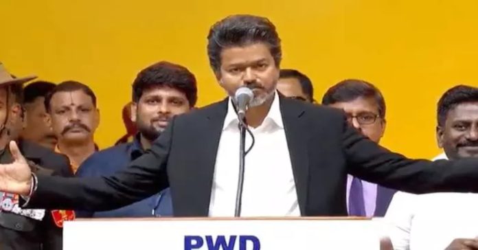 ఉచిత విద్యుత్ ఫైలుపై తొలి సంతకం చేసిన విజయ్