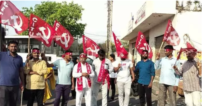 లేబర్ కోడ్లను రద్దు చేయాల్సిందే