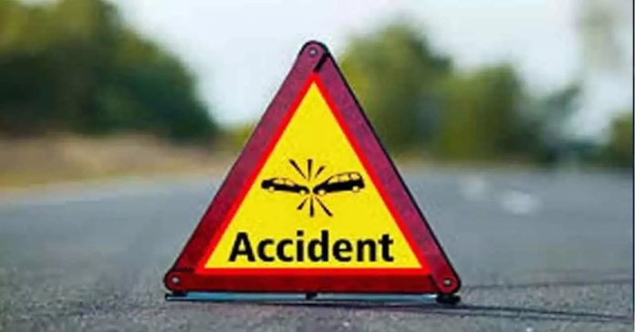 యూపీలో రోడ్డు ప్రమాదం.. నలుగురు మృతి