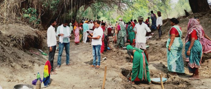 ఉపాది హామీ పనులను పరిశీలించిన ఏపీఓ తులసీ రామ్
