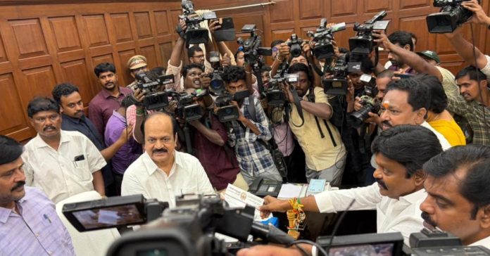 అన్నాడీఎంకేకు మరో షాక్